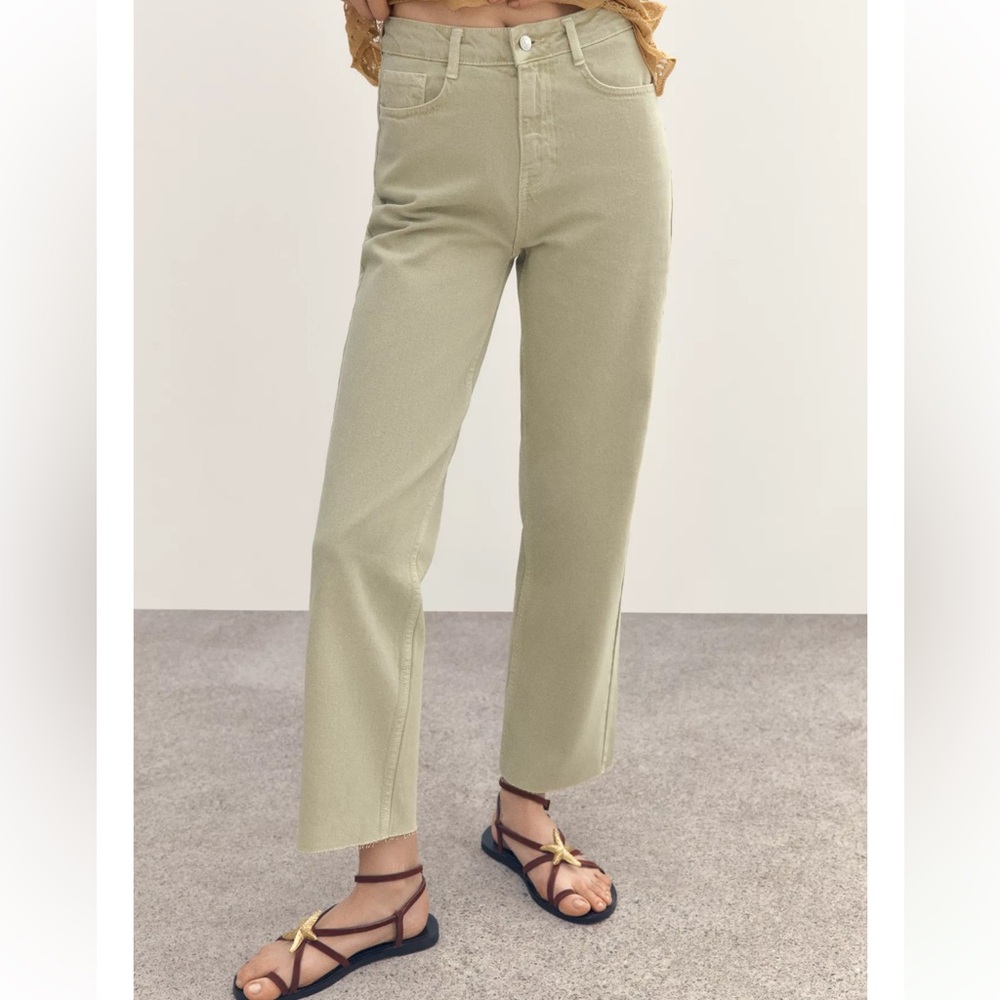 ZARA HIGH RISE Z1975 STRAIGHT LEG
JEANS
26 (US 2) | LIGHT . NWT Khaki color - Picture 1 of 4